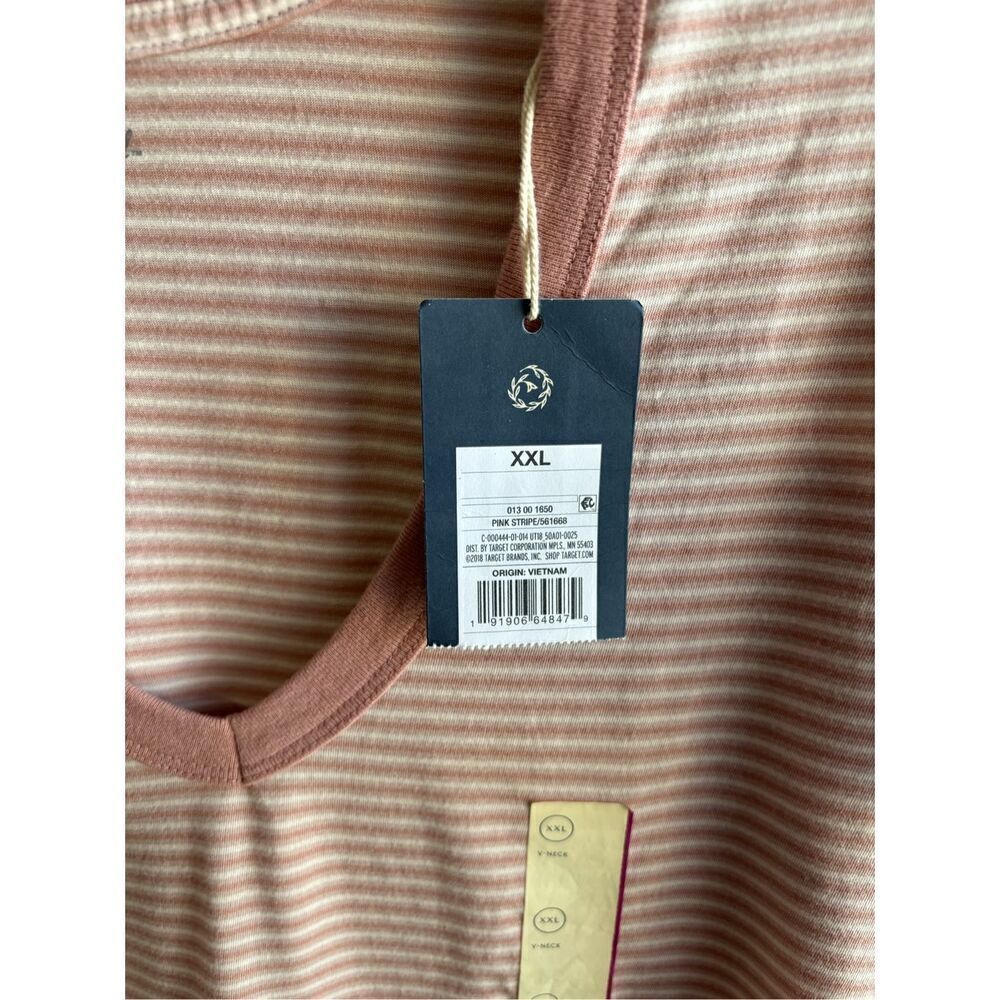❤️Universal Thread V-Neck Tee 2X - Picture 6 of 6